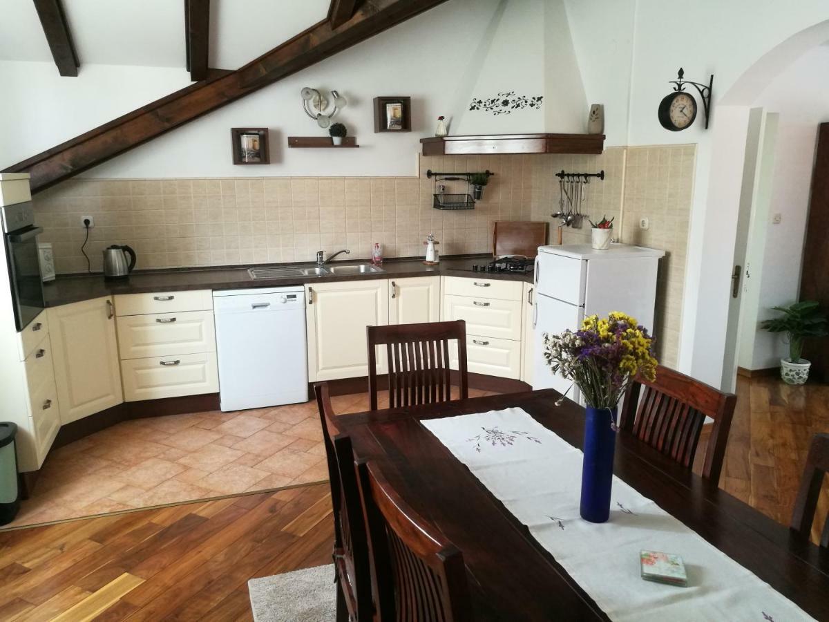 Apartmani Godinić Palit Zewnętrze zdjęcie