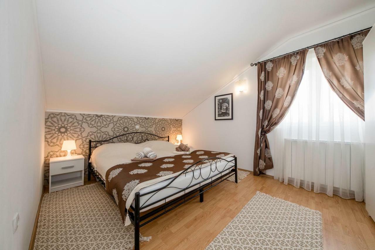 Apartmani Godinić Palit Zewnętrze zdjęcie