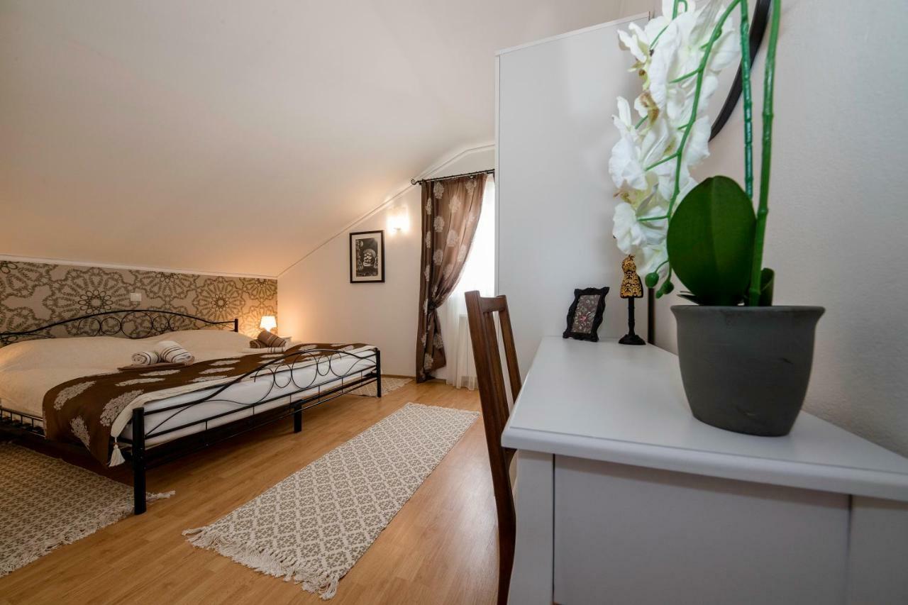 Apartmani Godinić Palit Zewnętrze zdjęcie