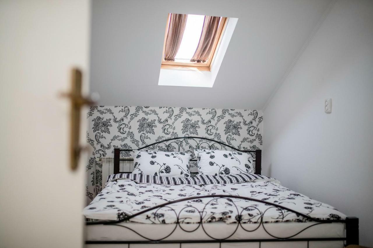 Apartmani Godinić Palit Zewnętrze zdjęcie