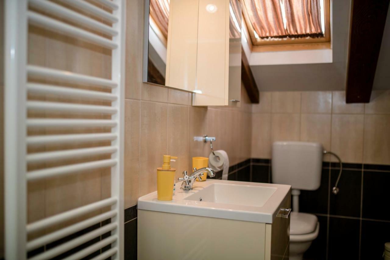 Apartmani Godinić Palit Zewnętrze zdjęcie